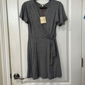 Rolla Coster Sz M black and gray, flutter sleeve Tie waistline dress NWT